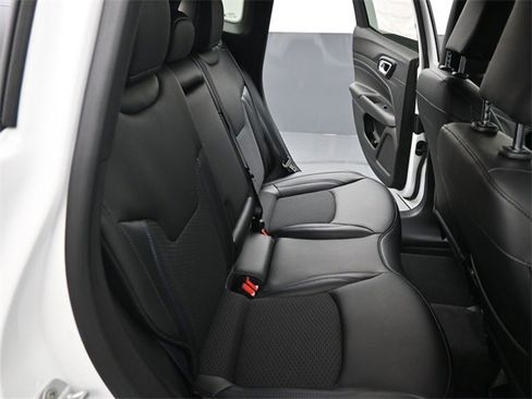 New 2026 Jeep Compass Latitude image 22