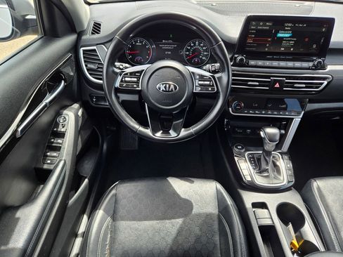 Used 2021 Kia Seltos SX AWD/4WD image 16
