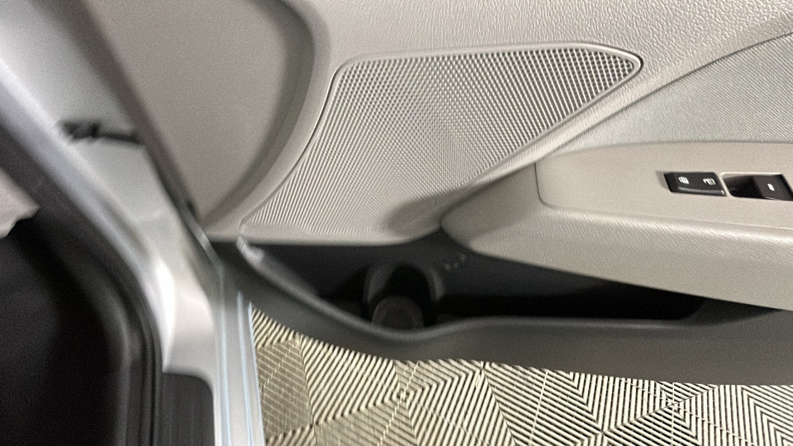 Used 2018 Hyundai Elantra Value Edition w/ Cargo Package FWD image 37