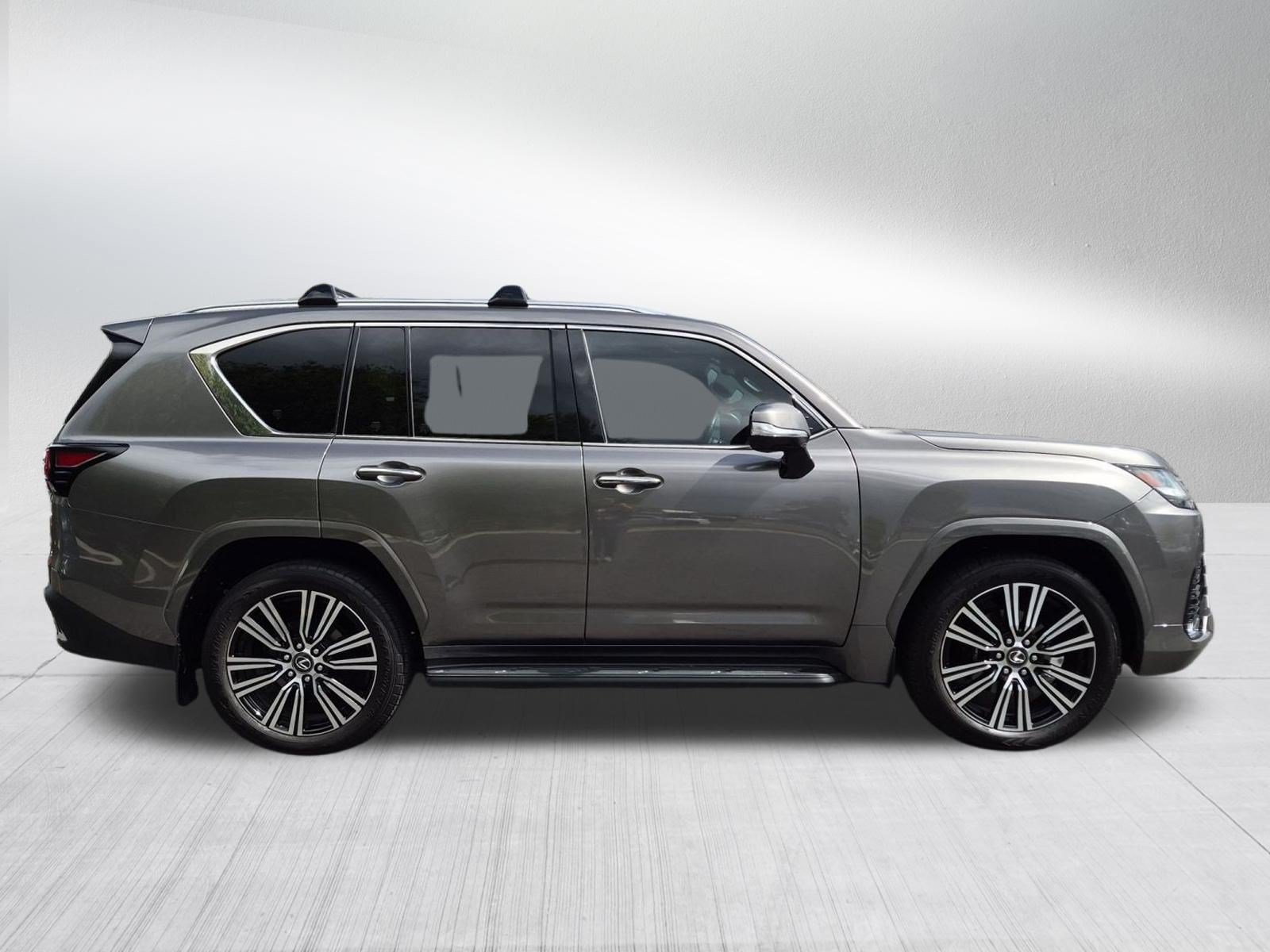 Used 2024 Lexus LX 600 4WD w/ Luxury Package image 7