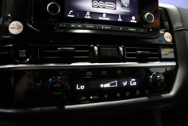 Used 2025 Nissan Pathfinder SV FWD image 29