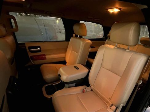 Used 2020 Toyota Sequoia Platinum AWD/4WD image 20