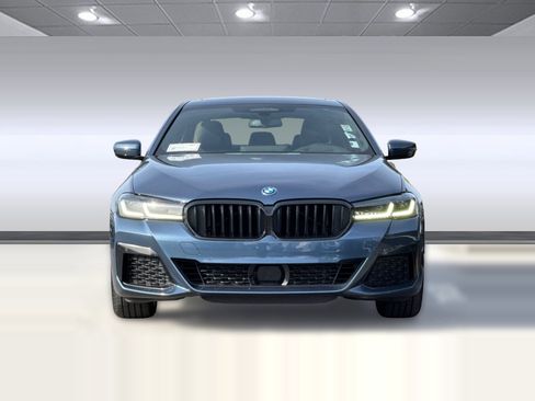Used 2023 BMW 530e w/ Executive Package RWD image 5