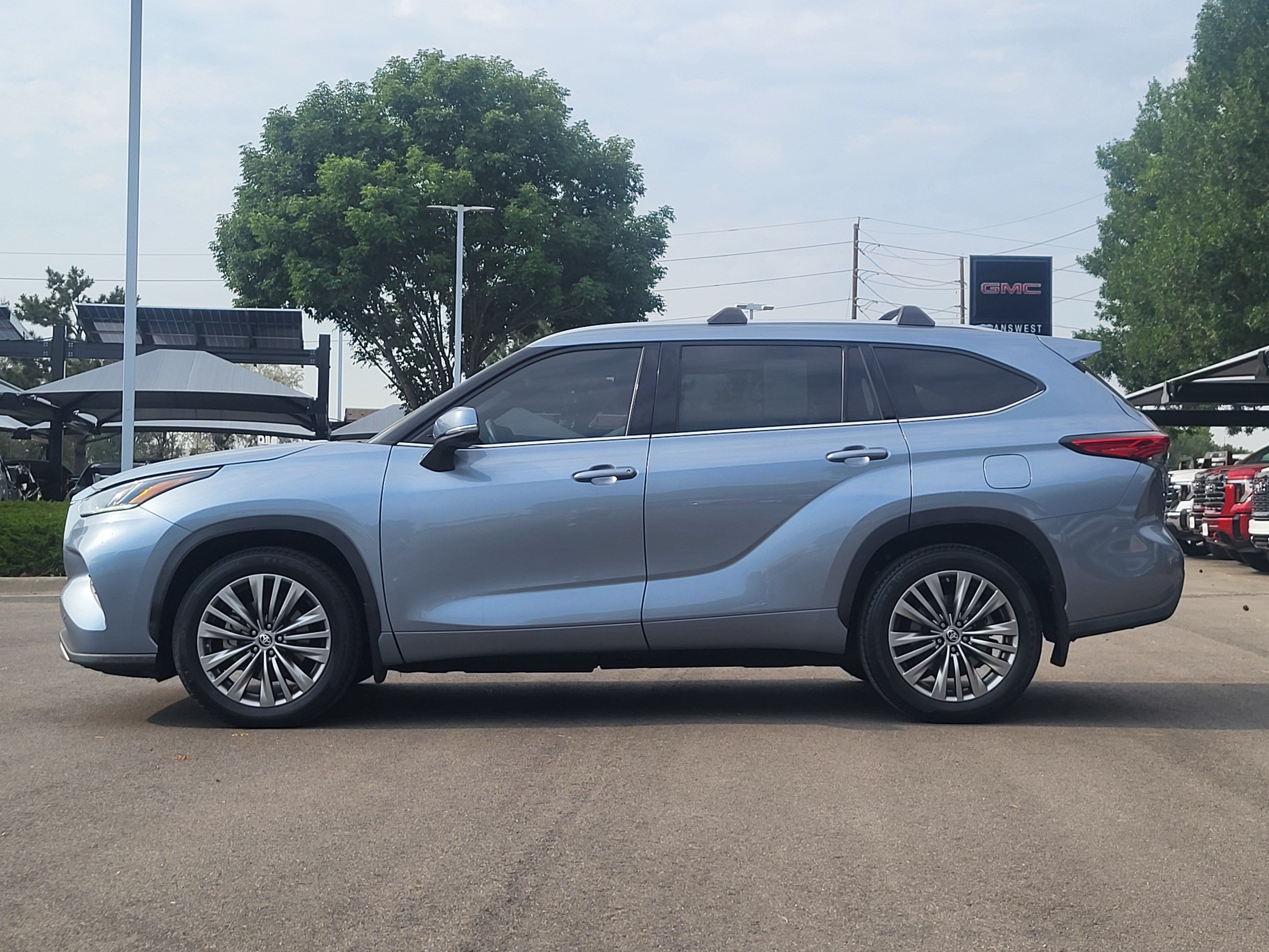 Used 2021 Toyota Highlander Platinum AWD/4WD image 4