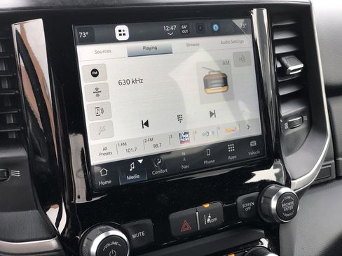 Used 2024 RAM 2500 Big Horn w/ Safety Group image 19