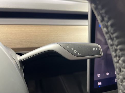 Used 2023 Tesla Model 3 Standard Range image 22