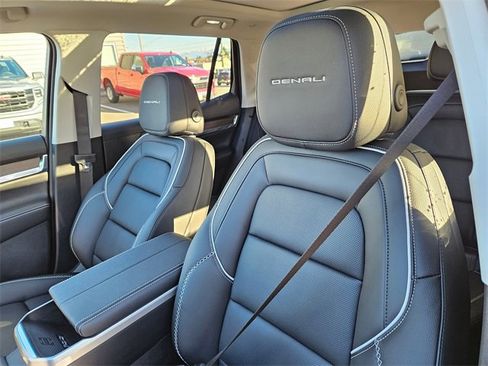 New 2026 GMC Terrain Denali w/ LPO, Black Badging Package image 13