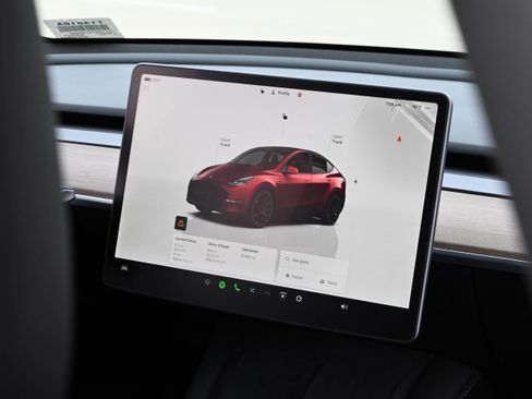 Used 2023 Tesla Model Y Performance image 19