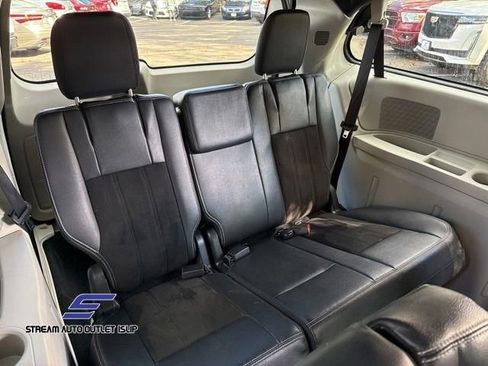 Used 2019 Dodge Grand Caravan SXT image 21