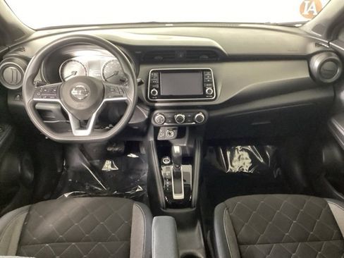 Used 2018 Nissan Kicks S image 11