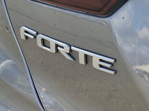 Used 2023 Kia Forte LXS image 30