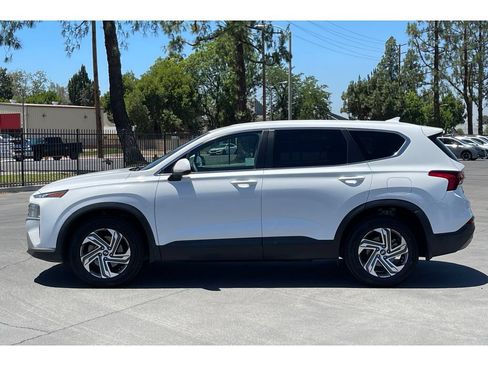 Used 2023 Hyundai Santa Fe SE FWD image 2