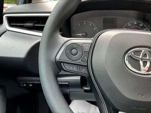 Used 2024 Toyota Corolla LE image 23