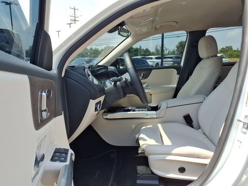 Used 2023 Mercedes-Benz EQB 300 4MATIC image 16