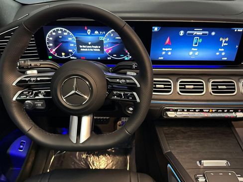 New 2025 Mercedes-Benz GLS 450 4MATIC image 26