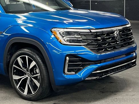 Used 2025 Volkswagen Atlas Cross Sport SEL Premium R-Line AWD/4WD image 43