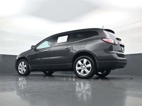 Certified 2017 Chevrolet Traverse LT w/ Style and Technology Package image 28