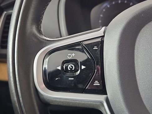 Used 2021 Volvo XC90 T6 Momentum w/ Climate Package image 26