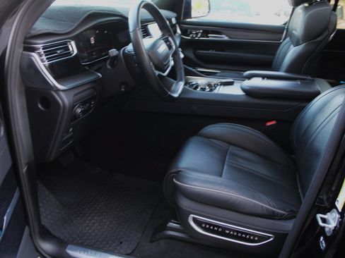 Used 2022 Jeep Grand Wagoneer Series II AWD/4WD image 10