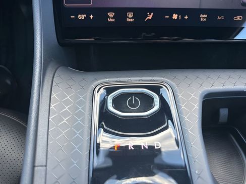 Used 2024 Jeep Wagoneer Launch Edition image 25