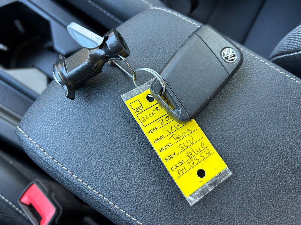 Certified 2023 Volkswagen Taos SE FWD image 49