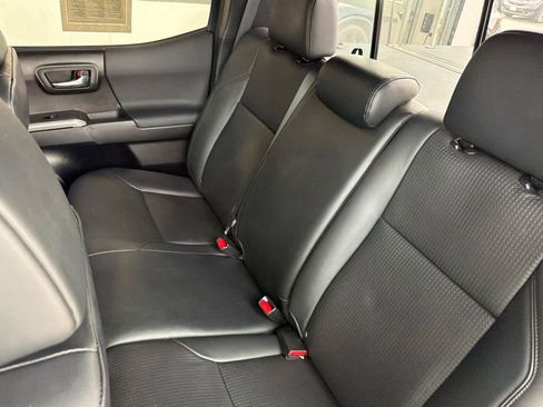 Used 2020 Toyota Tacoma TRD Sport w/ TRD Premium Sport Package image 4