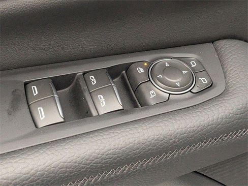 Certified 2025 GMC Yukon Denali image 12