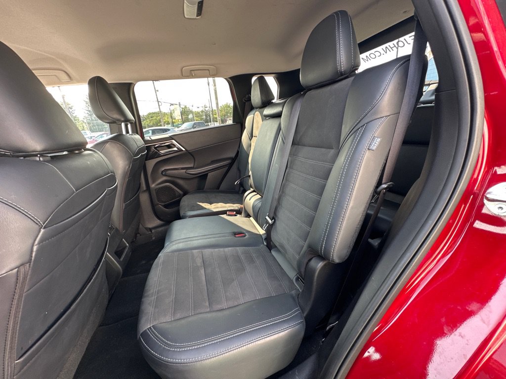Used 2024 Mitsubishi Outlander SE AWD/4WD image 16
