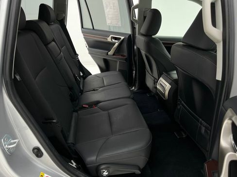 Used 2019 Lexus GX 460 image 18