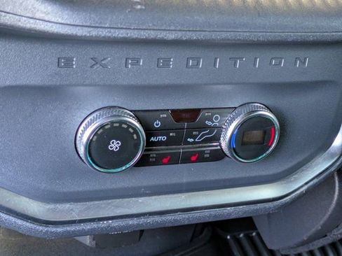 Certified 2025 Ford Expedition Max Platinum w/ Stealth Appearance Package image 22