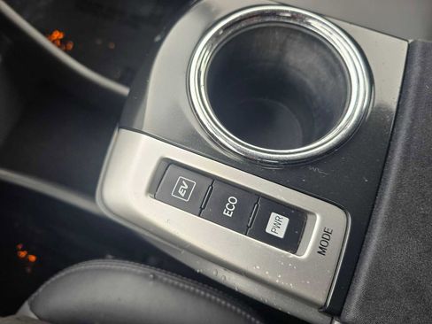 Used 2014 Toyota Prius V Five image 29