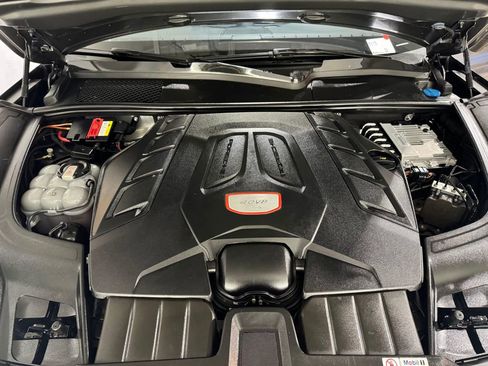 Used 2022 Porsche Cayenne GTS image 22