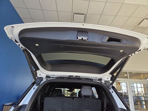 Used 2023 Jeep Grand Cherokee L Laredo image 10