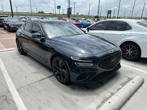 Used 2022 Genesis G70 3.3T RWD image 5
