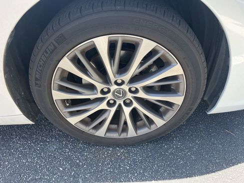 Used 2020 Lexus ES 350 w/ Premium Package FWD image 16