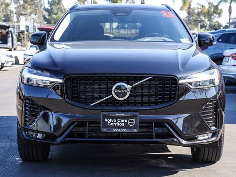 Used 2025 Volvo XC60 B5 Plus image 4
