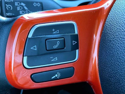 Used 2018 Volkswagen Beetle 2.0T SE image 18