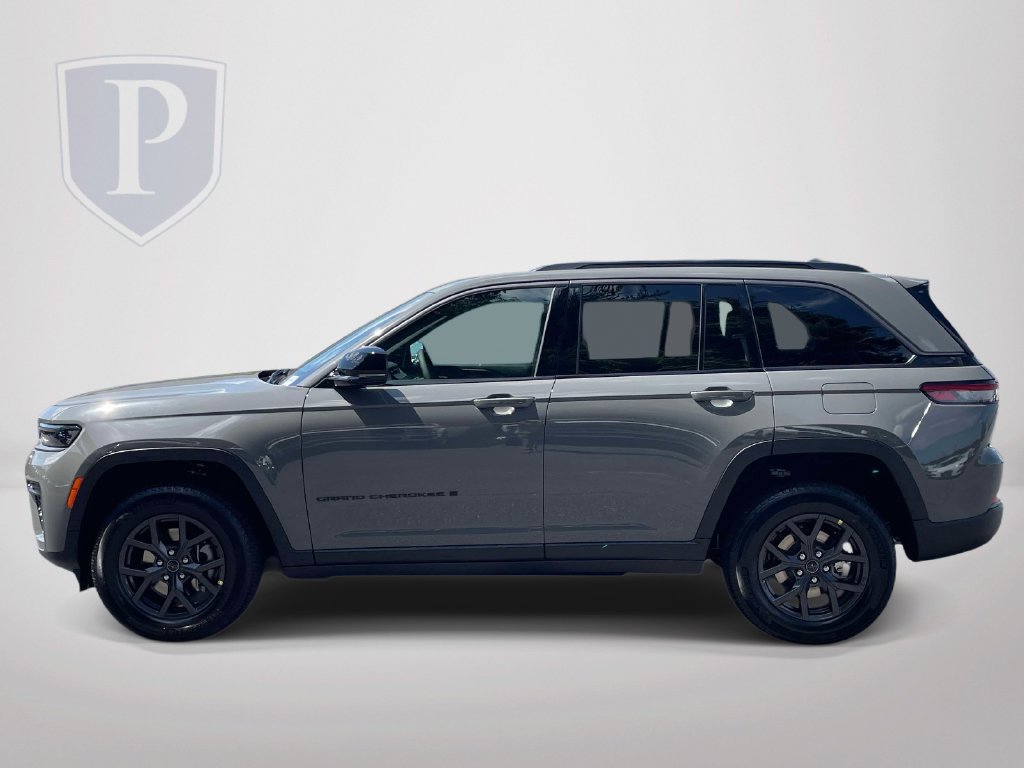 New 2027 Jeep Grand Cherokee Altitude RWD image 6