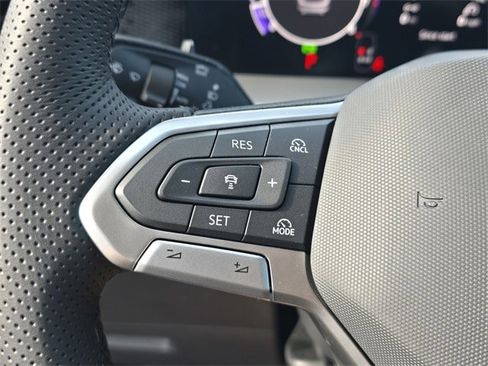 New 2026 Volkswagen Tiguan SE R-Line image 23