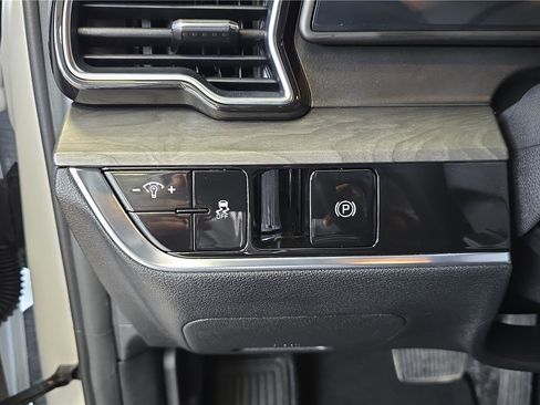 Used 2023 Kia Sportage X-Line AWD/4WD image 23