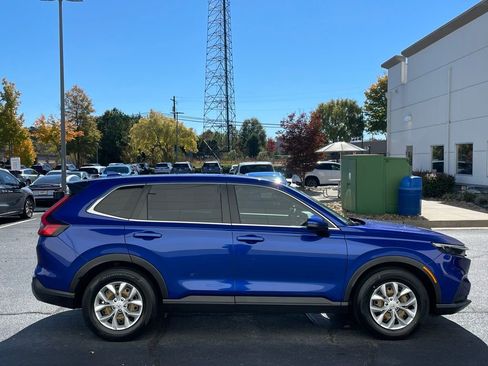 Used 2023 Honda CR-V LX image 7