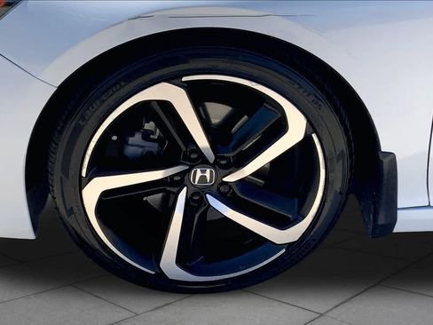 Used 2019 Honda Accord Sport image 10