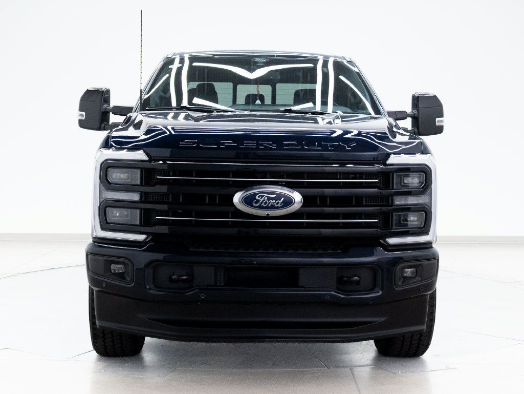 Used 2025 Ford F350 Platinum AWD/4WD image 2