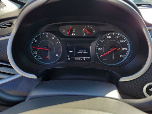 Used 2018 Chevrolet Malibu LS image 16