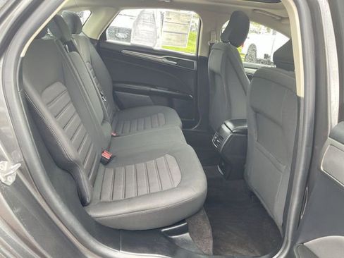 Used 2020 Ford Fusion SE FWD image 23