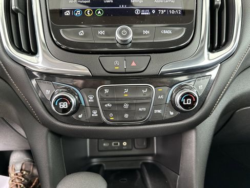 Used 2024 Chevrolet Equinox Premier AWD/4WD image 36