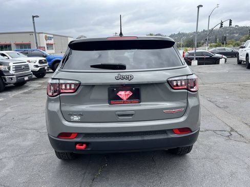 Used 2021 Jeep Compass Trailhawk w/ Sun and Sound Group AWD/4WD image 9
