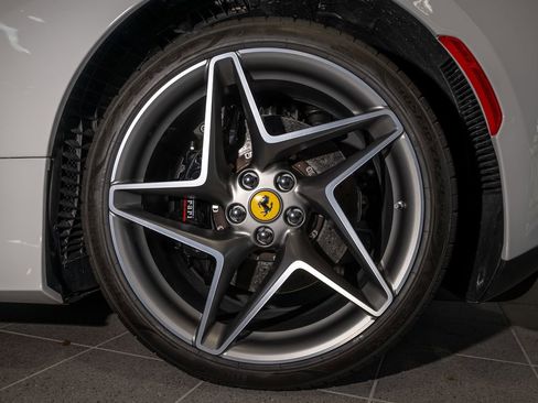 Certified 2022 Ferrari F8 Tributo RWD image 44
