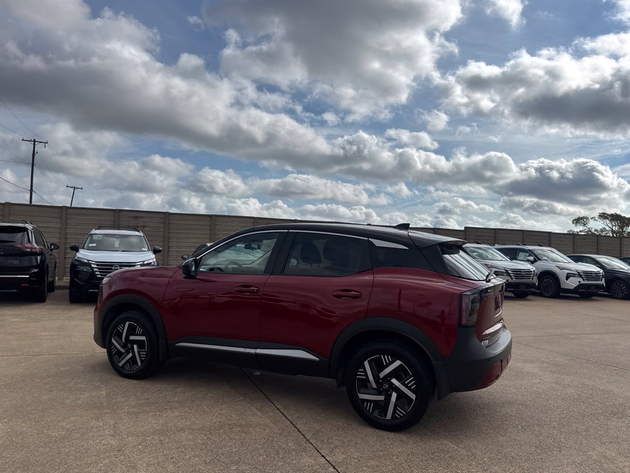 Used 2025 Nissan Kicks SV FWD image 15
