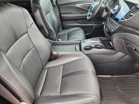 Used 2023 Honda Passport TrailSport image 14